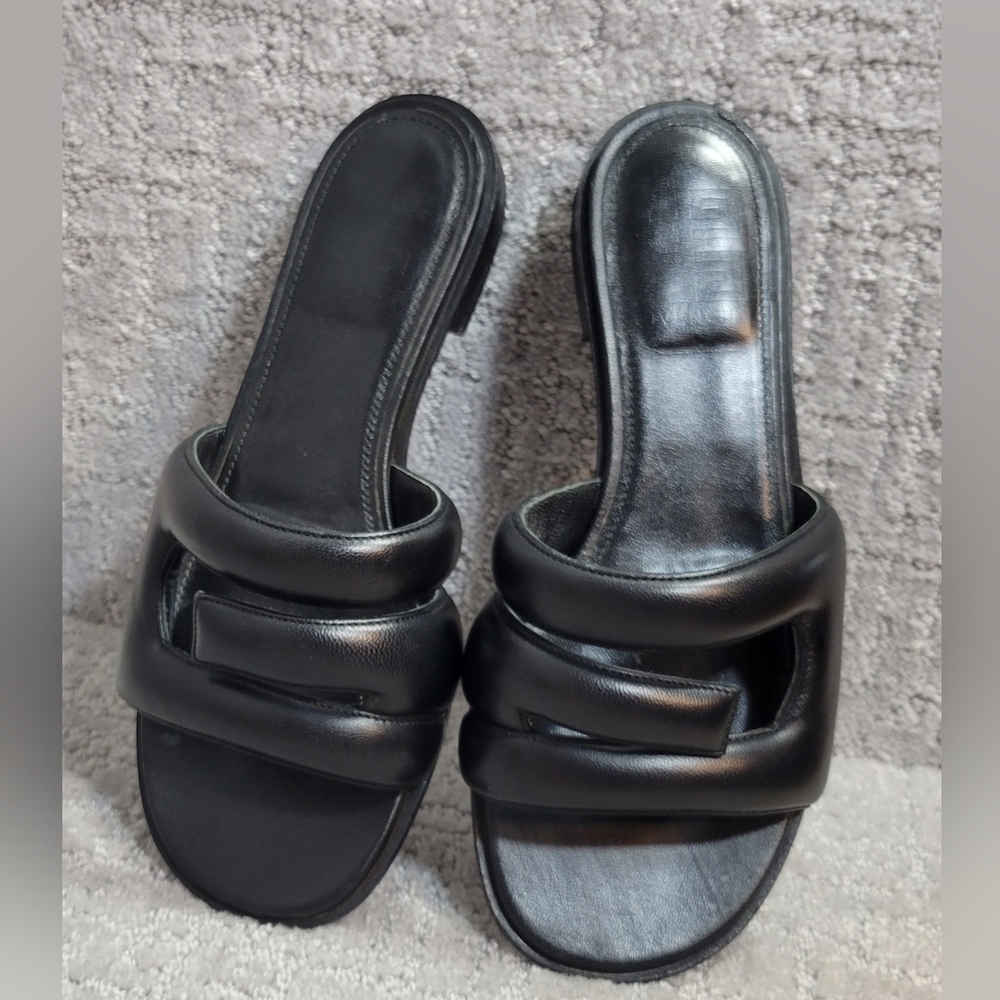 GIVENCHY G Logo Women's size 37 Black Slip On Leather Sandals - Picture 1 of 14